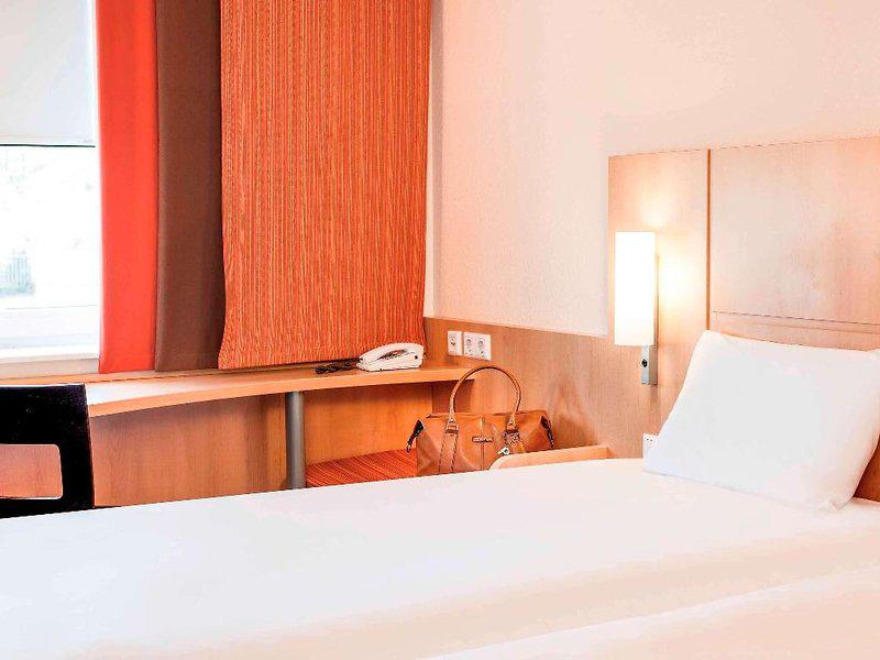 56860C27B211C319B9BA273AE85BBBD6