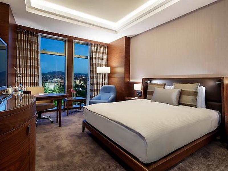 38FB7BC7D242B144D74449E617E5A630