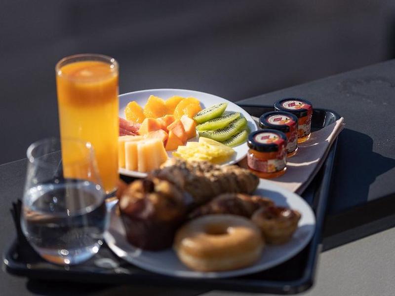 9BFEE5EE3144772EC8EB881CFC1BD275