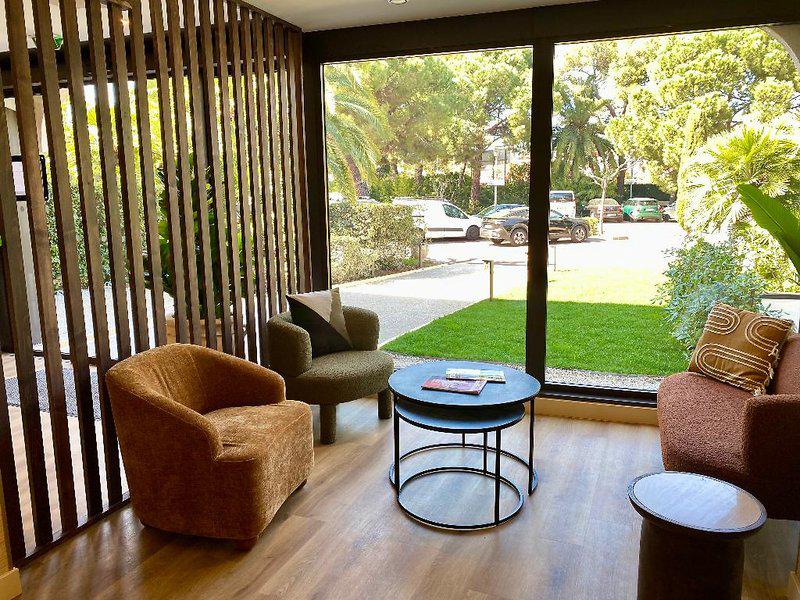 BDD1281188889061019086DA2ACD8D89