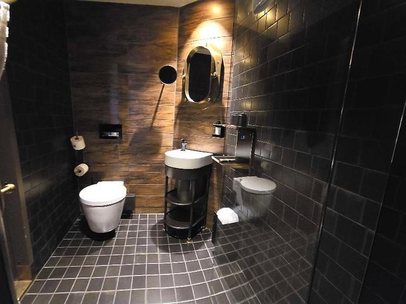 706AFA2FE4417EC66FE47CF6FBB869A8