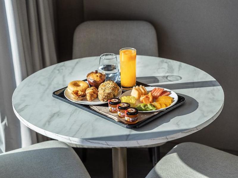 24C9EDBAE6AC8DABC9F8C83BA671A546