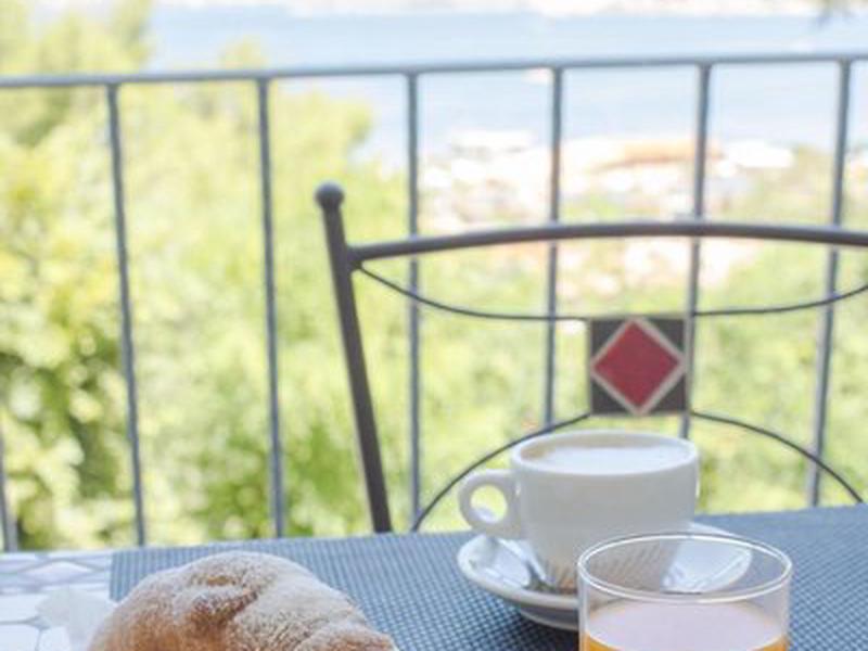 982C902165E190F5A892CE3E327D21A2