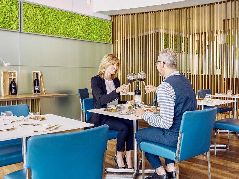 C5A30A81F38407F5338F39ECE8CC647D