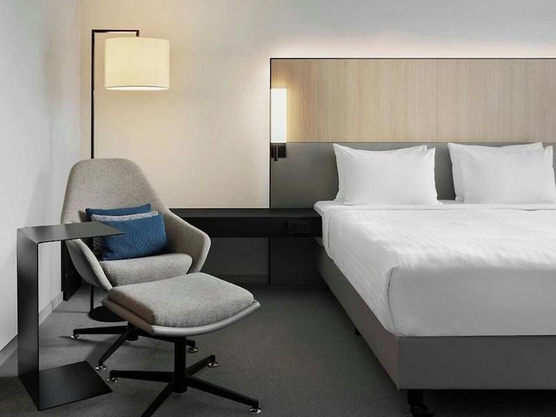 04EC2B5326AAB352DEC8E1C75F28FC0A