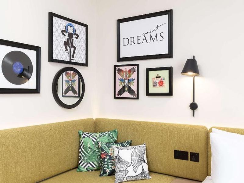 B3B14483FD40288BBE67E67DE7DE6701