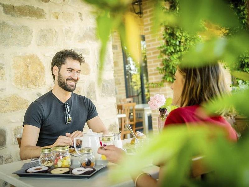 FE7B162CE2BA4B8B50A565A4A58326CB