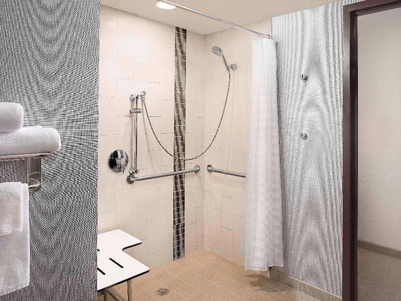 50553C7BF3167DF98D19B59CE12D398E