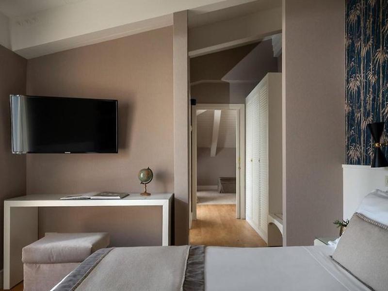 F7B0505EB52145A6120EFE152A7C8F2E