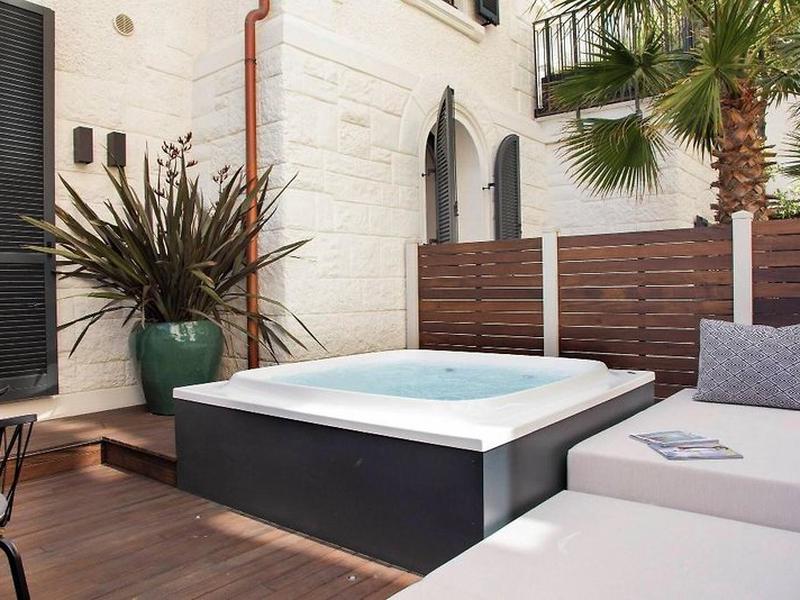 24C359074AF54BE169E90683CAAD762F