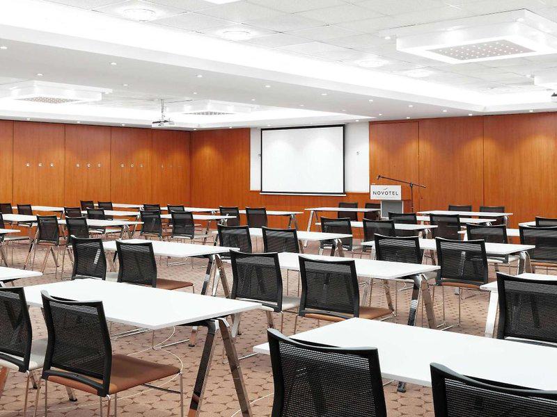 DCB0C7D82347E5A52303B6E286B882C8