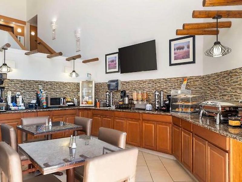 Best Western Kiva Inn