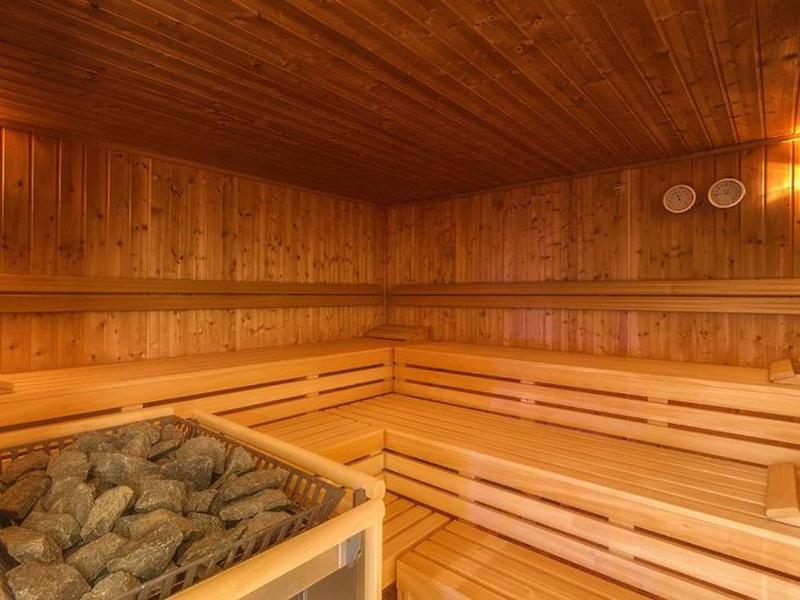 923E8F81A984C8B6E00451851547F036