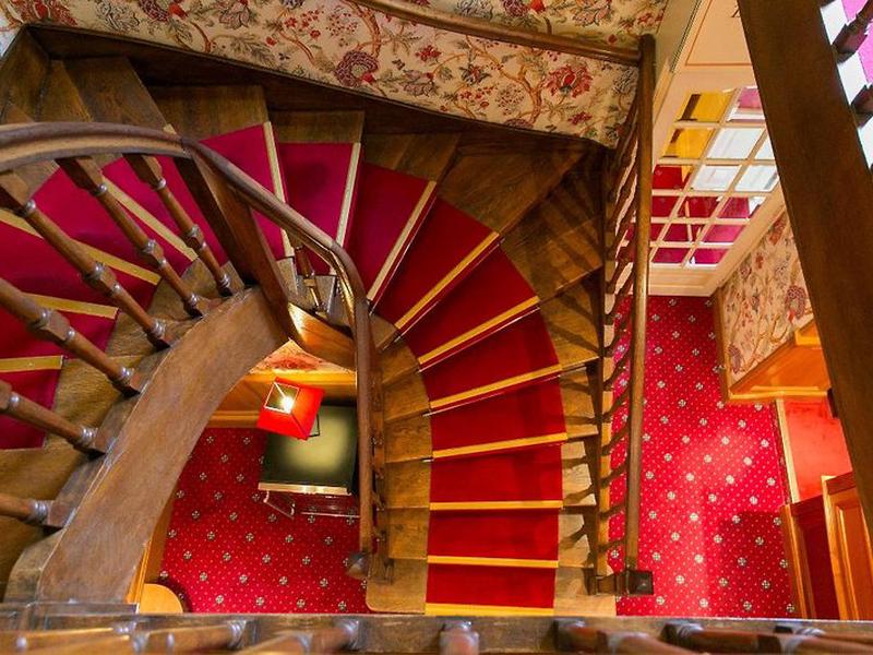 30EB339D83894E568CC73F2B8A42C4EC