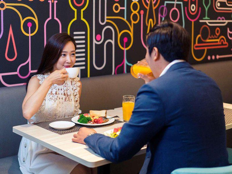 81D7AC40FC7BDC3C141BAAC4546FDC33