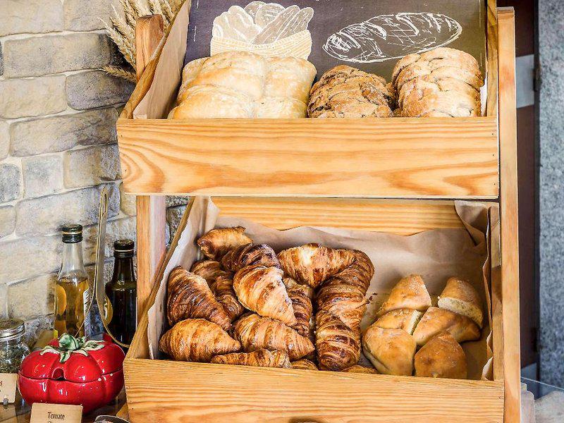 3B9A33A3EB8EFAD7676746A0266E03FE