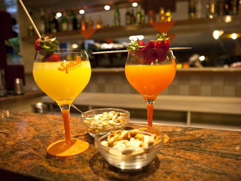 4B2C2FA7064B99BDE6246AA63D782D71