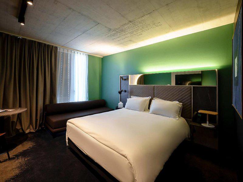 BCFE5E76C3C904DBC983A8860D3F6560