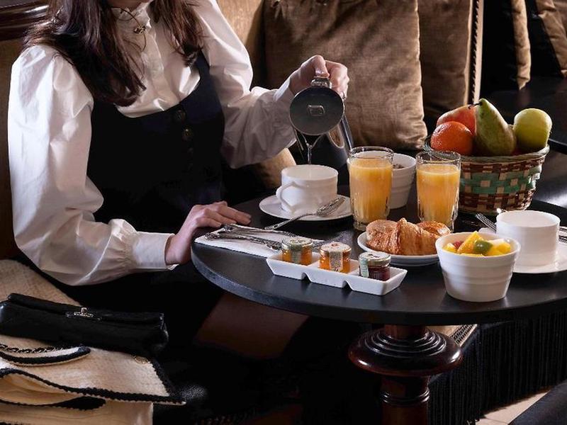 7A012AAEDB9987933BA68FAEFE0B3ABB