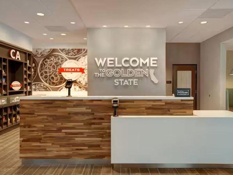 3EB75E403CD4D8FEB7328E2FE9BEB403