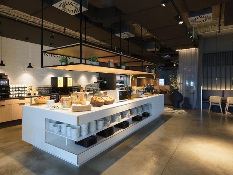 30038945F2D01FFD881E5D654EE85D63