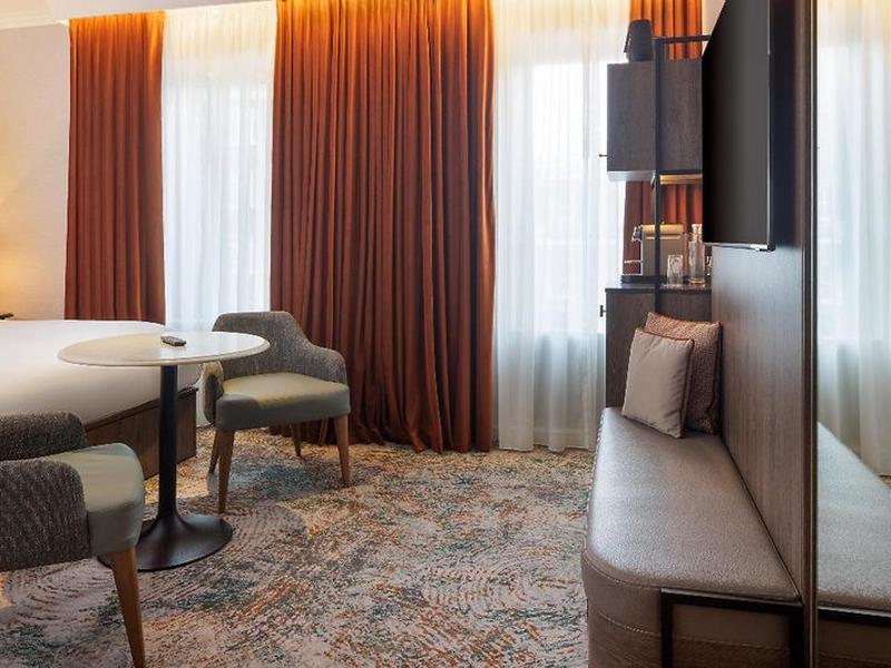 D5E583FD2FA0CCFE9433C2D12996FE07