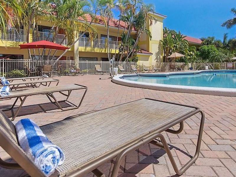 50B1F35D89B7BE0263E06838540DA1D7