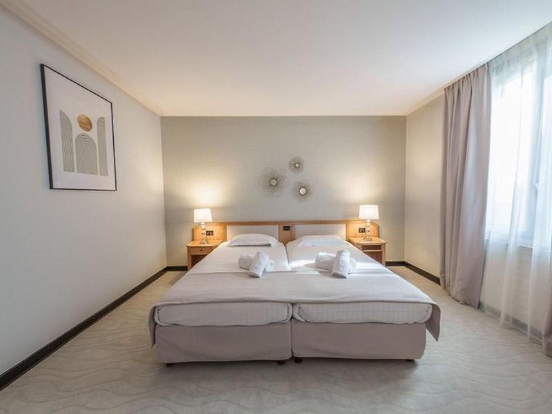 615A0EA6AE6CB639DA8A5D19C8181067