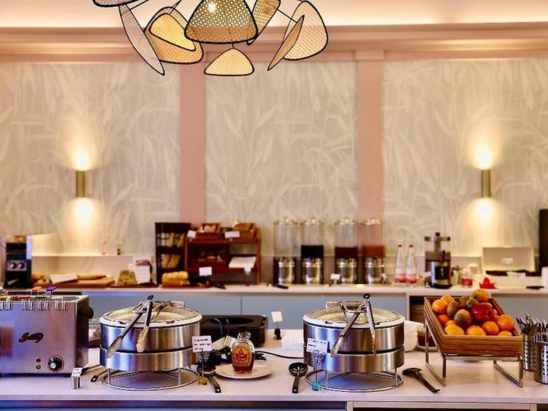 EC6120372DB1EE65946D16B628F465B2