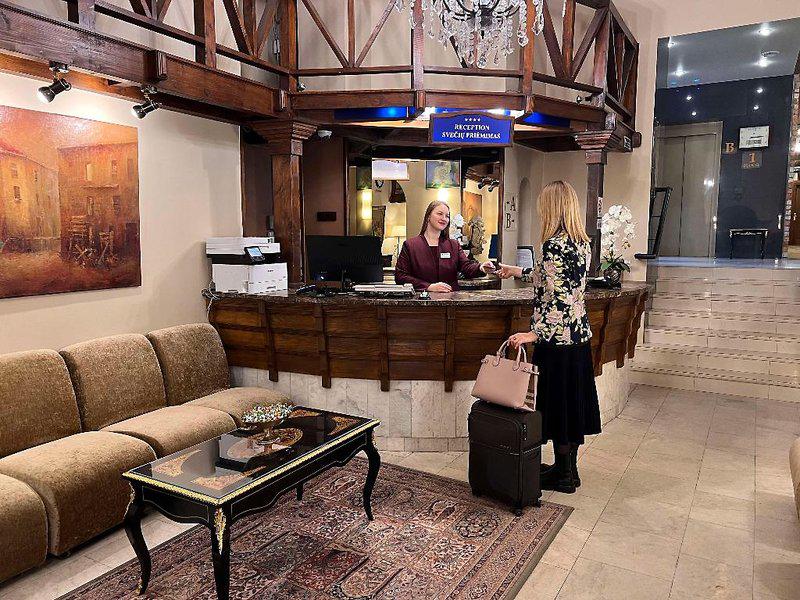 23469F7E2DF91060CE8D08F6DCDDBF83