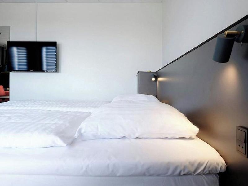 90E21C88CB60CB8BBB79B9A3DAF6B84C