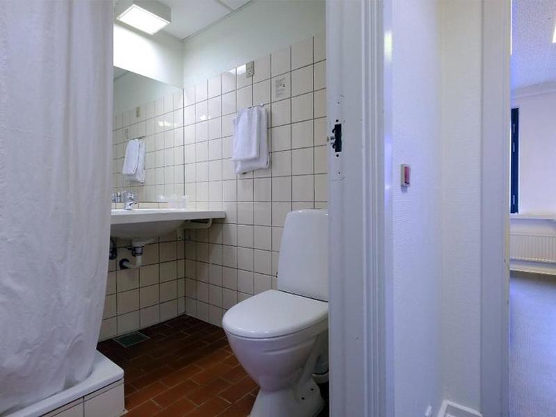 B1DF60F5939CA20413F0BD0AD74DE4E4