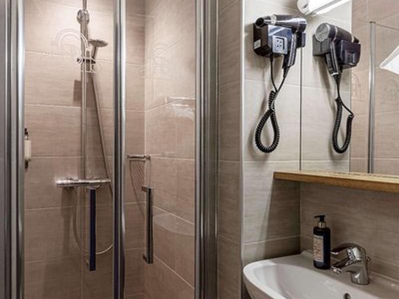 D06C930FD75532E44B481B39D3553129