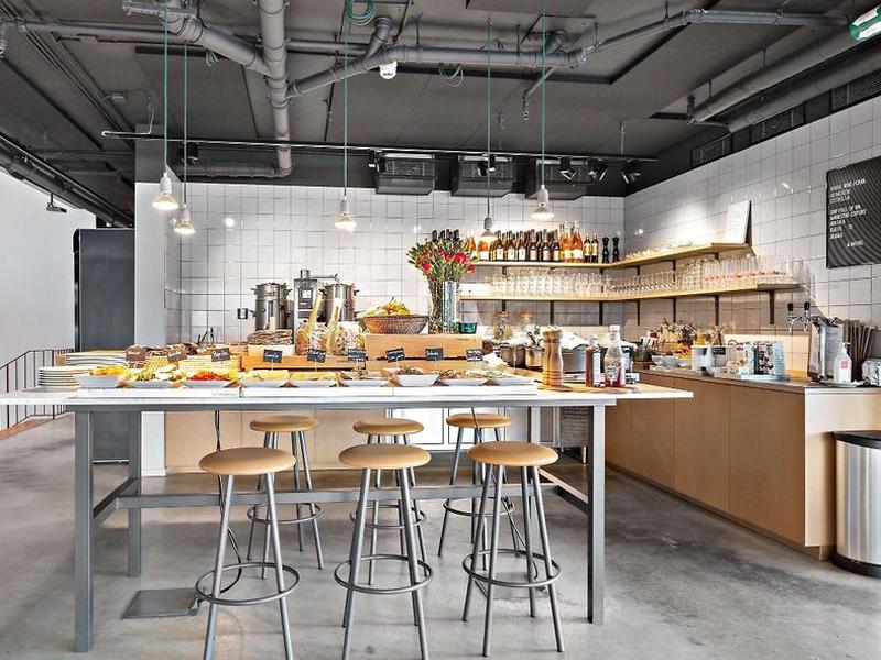 16EA45833FC3AC7E406AB5F84E23F358