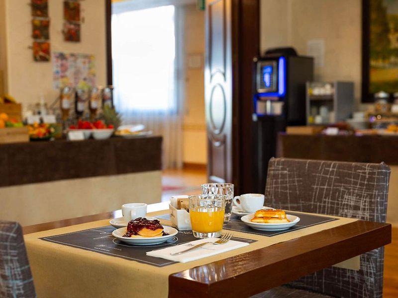 CAF20009EC148B17701A1D6AA3781B0C