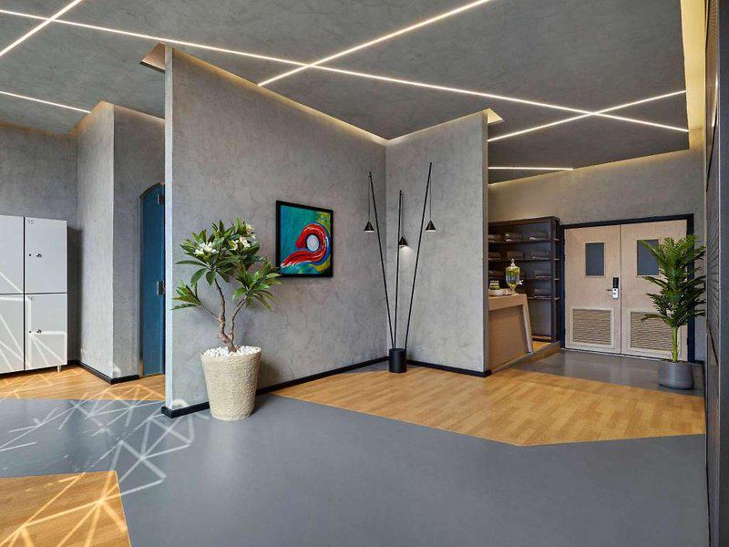 67AD05C40F48A182A8D93F75D2AAB087