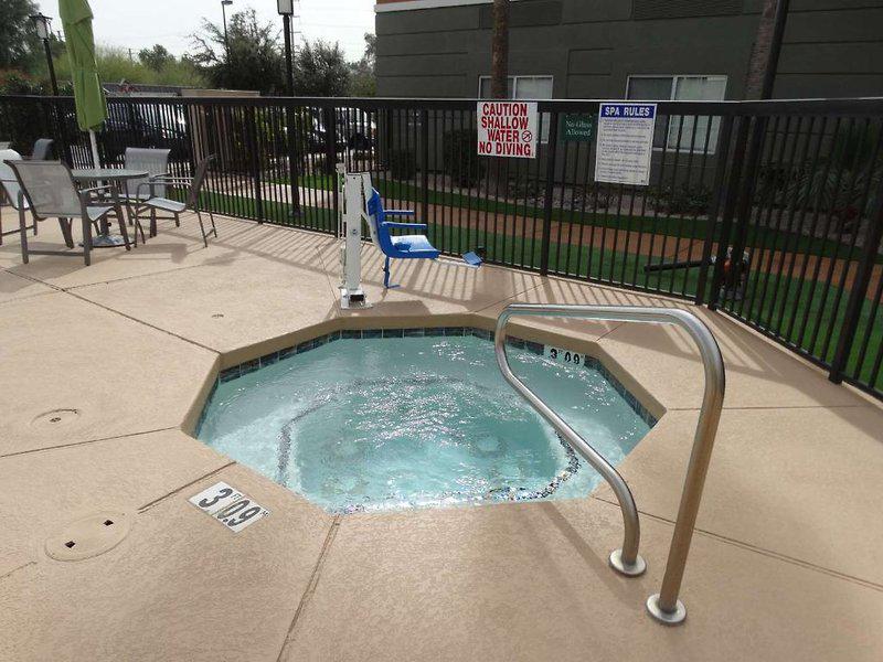 EF537BC8453D1173655625C61C645604