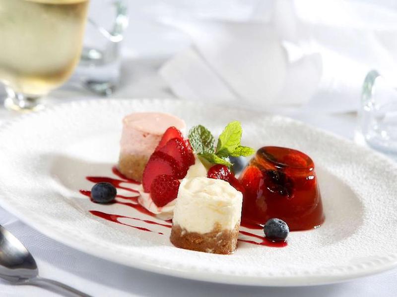 73DB1B071DF3277EFB9DC092A84441F3