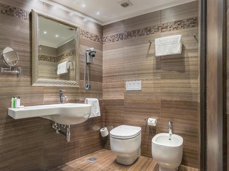 056EBD443EBDAD0CE45D60242ABE28DE