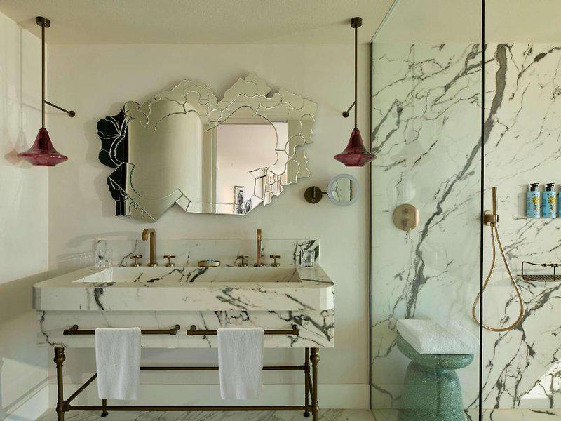 F0DCFE243E3A515B2810686A3BE295BA