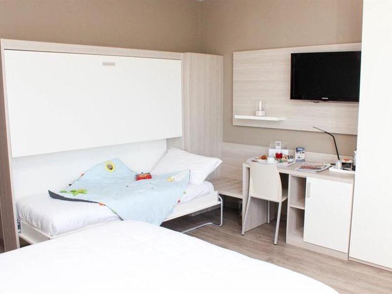 43C584DF0B8A7B5448103D471F85F0BB