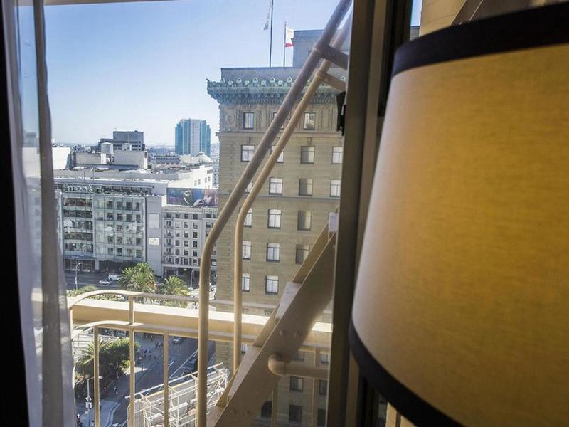 C1F800AE454AAA46D3DF03D31633B563