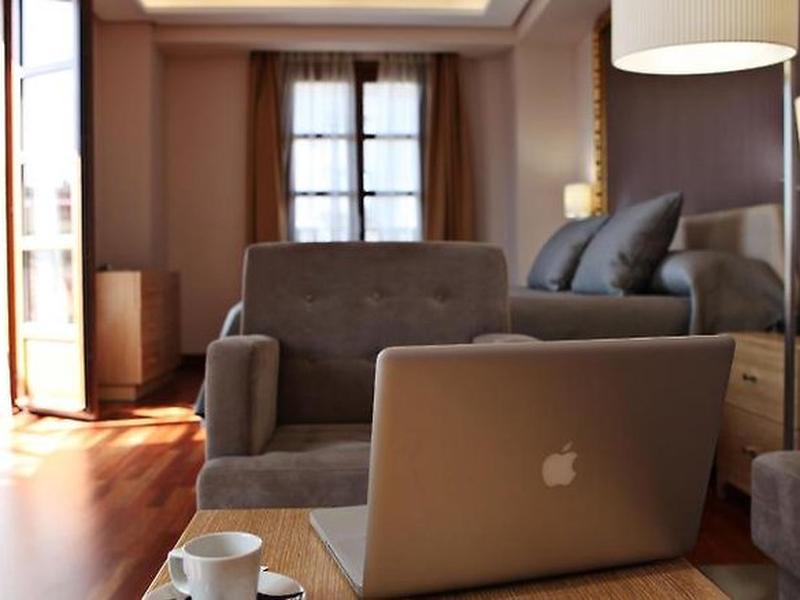 0AAC96C68E3E1675D5D68A13EEF20DDC