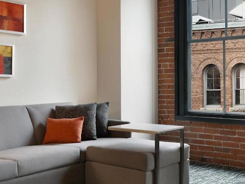 114E2C34EBBDD7BFF0A2FF5E63A69A1A