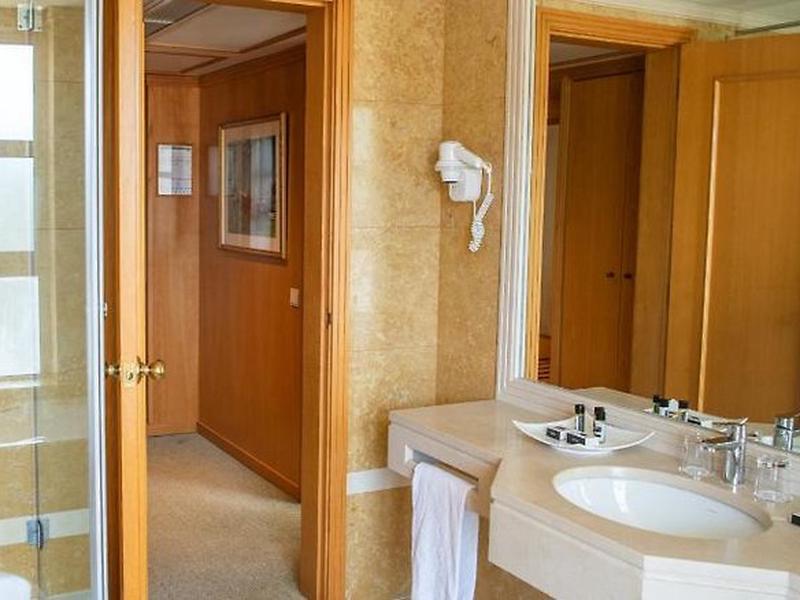 173746191F64E2396E21D5F4082E9871