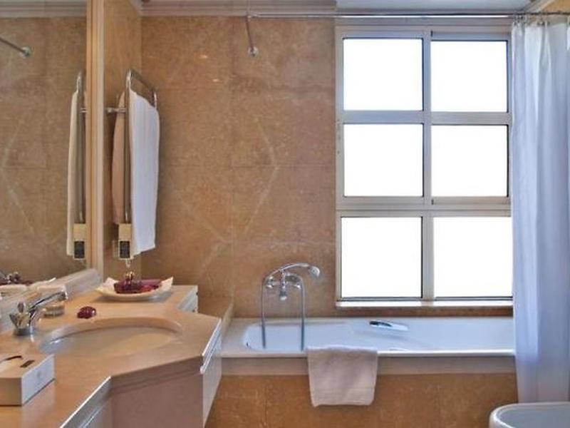 A13EAEE94357E65F6D6962917262E6C2