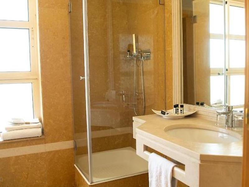 A41FE043872EF946A93DCE18C0E87BC2