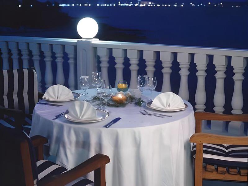 E13AC3DC831A9C4B488F66F56156AFCD