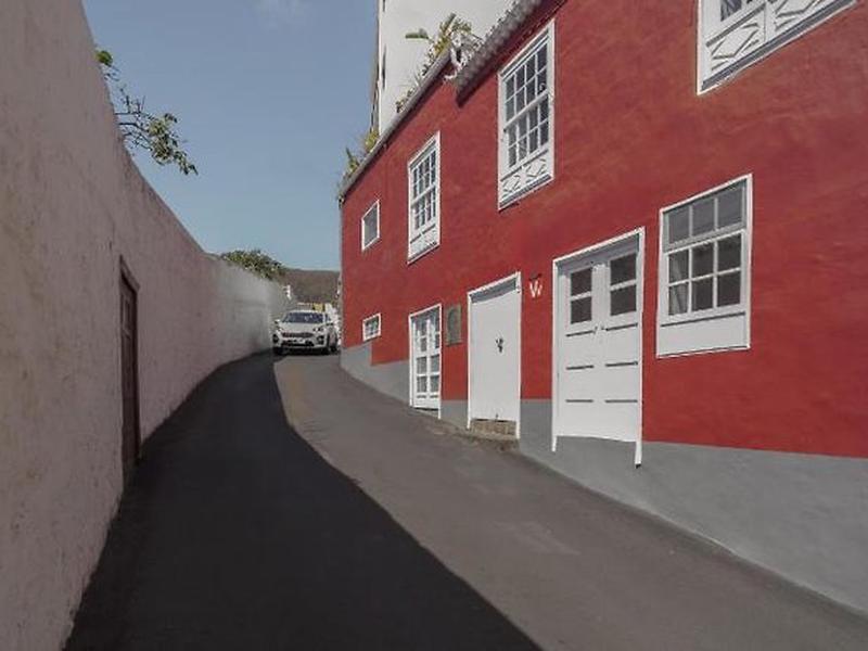 C3F7437A40DC00FB8420B1F65F84180D