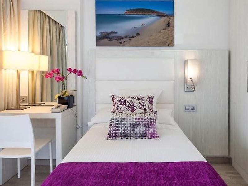 D98398887938A43994F4066013DD0FBC